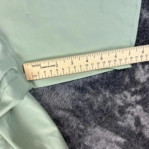 Fabletics The Fundamental Short Men's 35 7" Inseam Unlined Green Running - Picture 7 of 10